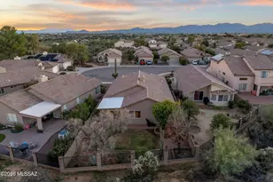 2572 W Bluffs Peak Ct, Tucson, AZ 85742 - Photo 38