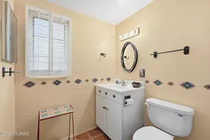 386 S La Canada Dr, Green Valley, AZ 85614 - Photo 10