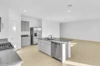 11172 S Weismann Dr, Vail, AZ 85641 - Photo 8