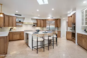 6872 E Desert Wind Ct, Tucson, AZ 85750 - Photo 8