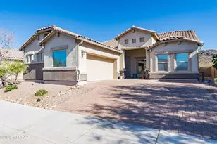 9800 N Saguaro Breeze Way, Marana, AZ 85653 - Photo 2