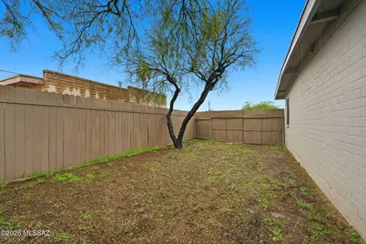 8365 E Louise Drive, Tucson, AZ 85730 - Photo 30