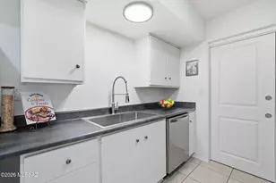 8365 E Louise Dr, Tucson, AZ 85730 - Photo 16