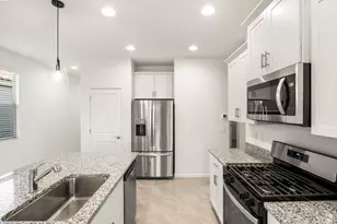 9810 N Solstice Ave, Tucson, AZ 85743 - Photo 12