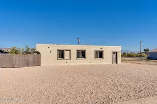 1657 W Circle B Dr, Tucson, AZ 85713 - Photo 4