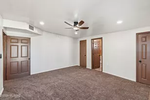 1657 W Circle B Dr, Tucson, AZ 85713 - Photo 32