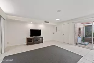 1047 E Hedrick Dr, Tucson, AZ 85719 - Photo 16