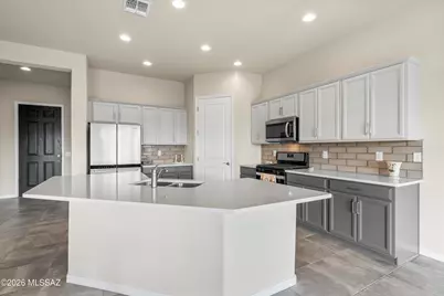 870 N Camino Cerro Morado, Green Valley, AZ 85614 - Photo 6