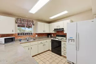 8682 N Morning View Dr, Tucson, AZ 85704 - Photo 24