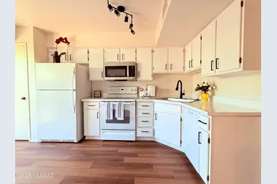 2166 N 1st Avenue, Tucson, AZ 85719 - Photo 1