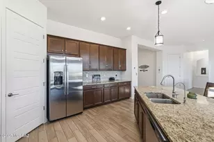 10720 N Iron Peak Dr, Tucson, AZ 85742 - Photo 16