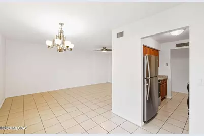 660 E River Road #APT W, Tucson, AZ 85704 - Photo 10