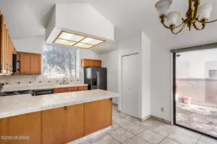 10242 E Potomac Pl, Tucson, AZ 85748 - Photo 8