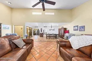 9817 N Calle Loma Linda, Oro Valley, AZ 85737 - Photo 2