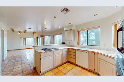 5585 E Paseo Cimarron, Tucson, AZ 85750 - Photo 12