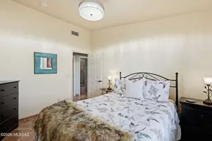 957 E Josephine Saddle Pl, Green Valley, AZ 85614 - Photo 18