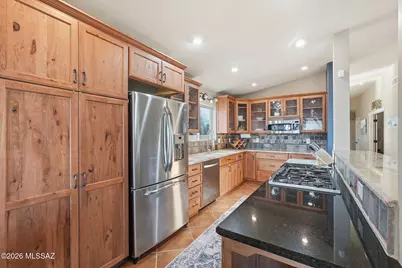 957 E Josephine Saddle Place, Green Valley, AZ 85614 - Photo 8