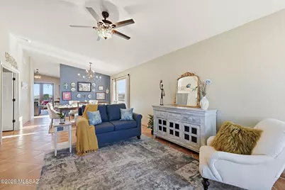 957 E Josephine Saddle Place, Green Valley, AZ 85614 - Photo 4