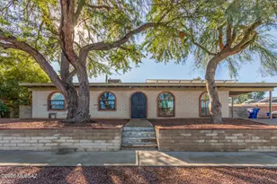 9562 E 29th St, Tucson, AZ 85748 - Photo 2