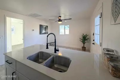 1742 W Veterans Place, Tucson, AZ 85713 - Photo 36