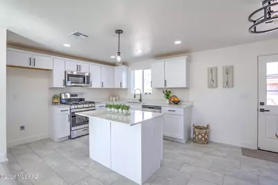 1742 W Veterans Place, Tucson, AZ 85713 - Photo 8