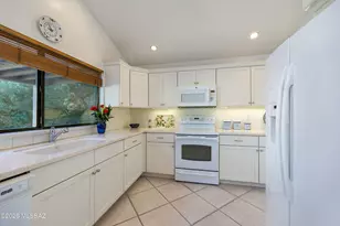 3132 N Willow Creek Dr, Tucson, AZ 85712 - Photo 16