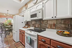 1070 W Calle Excelso, Green Valley, AZ 85614 - Photo 10