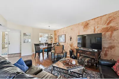 1070 W Calle Excelso, Green Valley, AZ 85614 - Photo 6