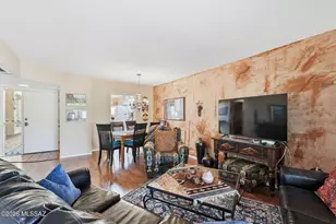 1070 W Calle Excelso, Green Valley, AZ 85614 - Photo 6