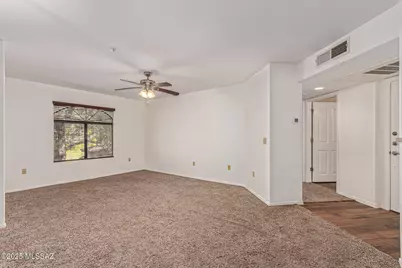 5751 N Kolb Road #UNIT 42202, Tucson, AZ 85750 - Photo 2