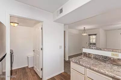 5751 N Kolb Road #UNIT 42202, Tucson, AZ 85750 - Photo 8