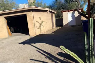 1031 E Irwin Pl, Tucson, AZ 85719 - Photo 2