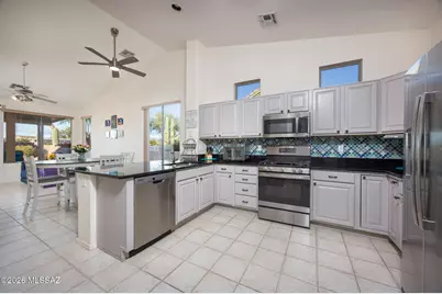 9990 N Scarlet Ranges Lane, Tucson, AZ 85743 - Photo 6