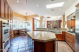 7231 E Desert Moon Loop, Tucson, AZ 85750 - Photo 10