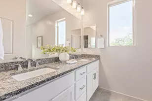 8821 N Sherry Cervi Wy, Tucson, AZ 85743 - Photo 32