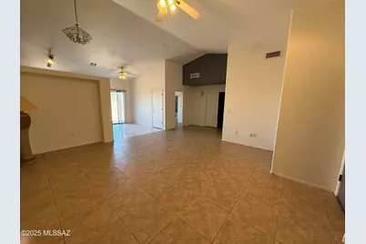 8628 S Desert Dove Drive, Tucson, AZ 85747 - Photo 6