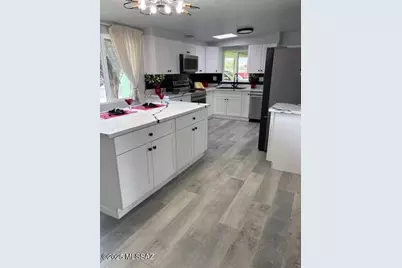 7140 E 28th Street, Tucson, AZ 85710 - Photo 2