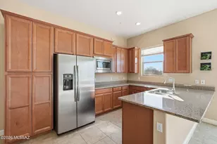 876 S Castar Dr, Tucson, AZ 85745 - Photo 18