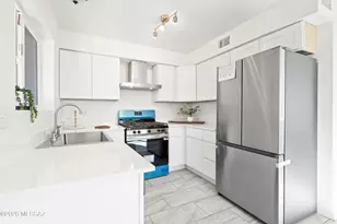 3042 W Christopher Dr, Tucson, AZ 85746 - Photo 6