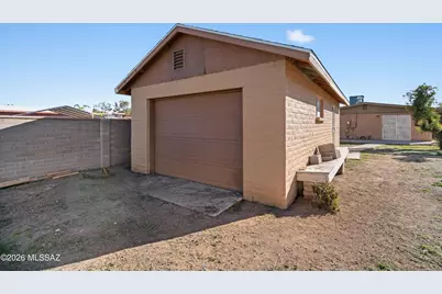 3042 W Christopher Drive, Tucson, AZ 85746 - Photo 32