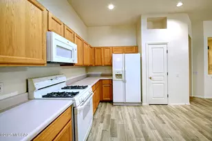 345 W Continental Vista Pl, Green Valley, AZ 85614 - Photo 10