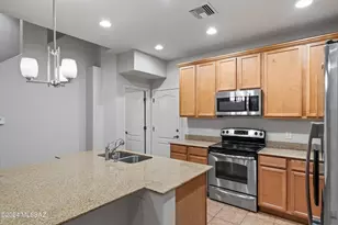 2442 E Emerald Moon Dr, Tucson, AZ 85718 - Photo 10