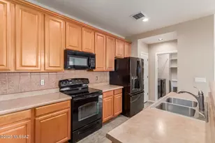 2713 N Neruda Ln, Tucson, AZ 85712 - Photo 10