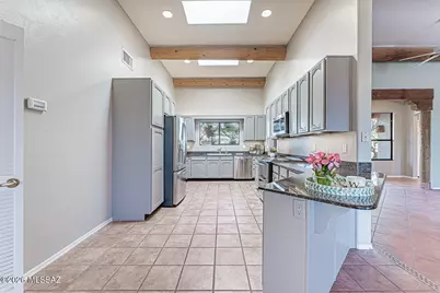 682 E Armor Springs Place, Green Valley, AZ 85614 - Photo 18