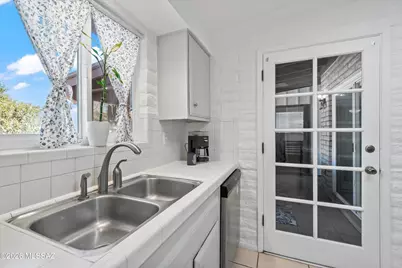 149 E El Limon, Green Valley, AZ 85614 - Photo 10