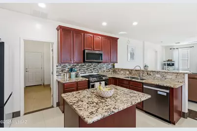 12827 Bloomington Loop, Oro Valley, AZ 85755 - Photo 16