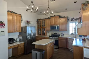 568 N Las Flores Dr, Oracle, AZ 85623 - Photo 8