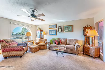 920 W Camino Sagasta, Green Valley, AZ 85622 - Photo 12