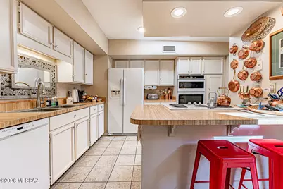 920 W Camino Sagasta, Green Valley, AZ 85622 - Photo 24