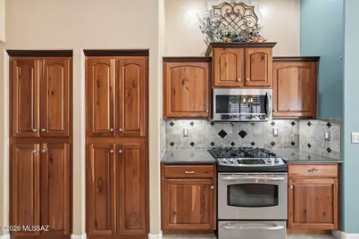 2568 E Alexis Court, Green Valley, AZ 85614 - Photo 4